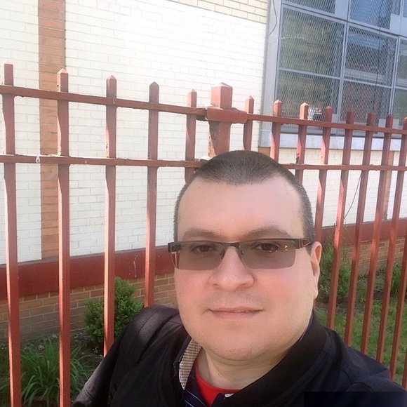 Meet your Posher, Elvis - Picture 1 of 1